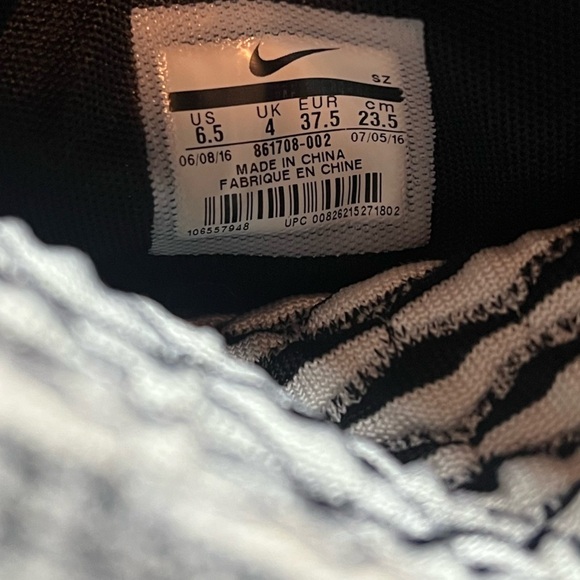 NIKE Roshe Two Hi Flyknit Trainers Sneakers Boots - Picture 2 of 9